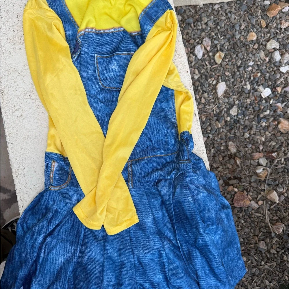 Female Minion Costume - Blue and Yellow - Picture 4 of 4